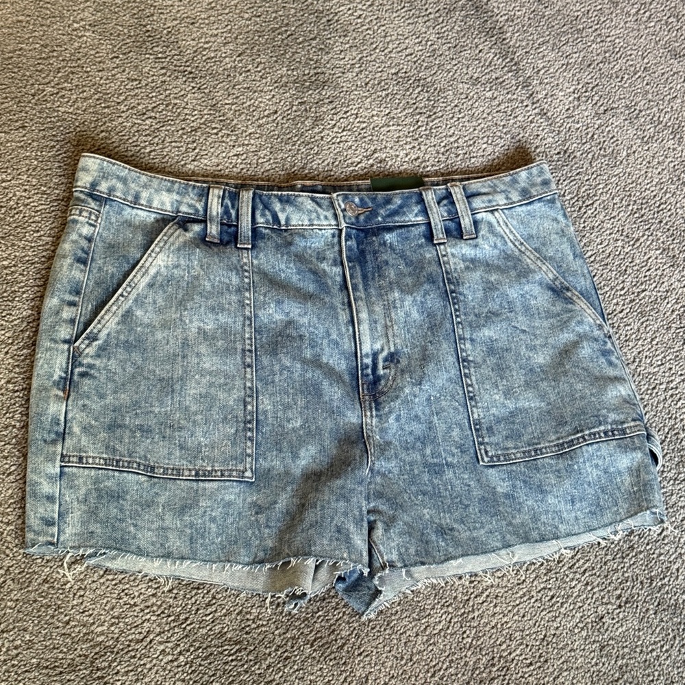 Wild Fable Denim Blue Jeans Shorts. High Rise 2.5” Inseam. Size 18/34 Waist.